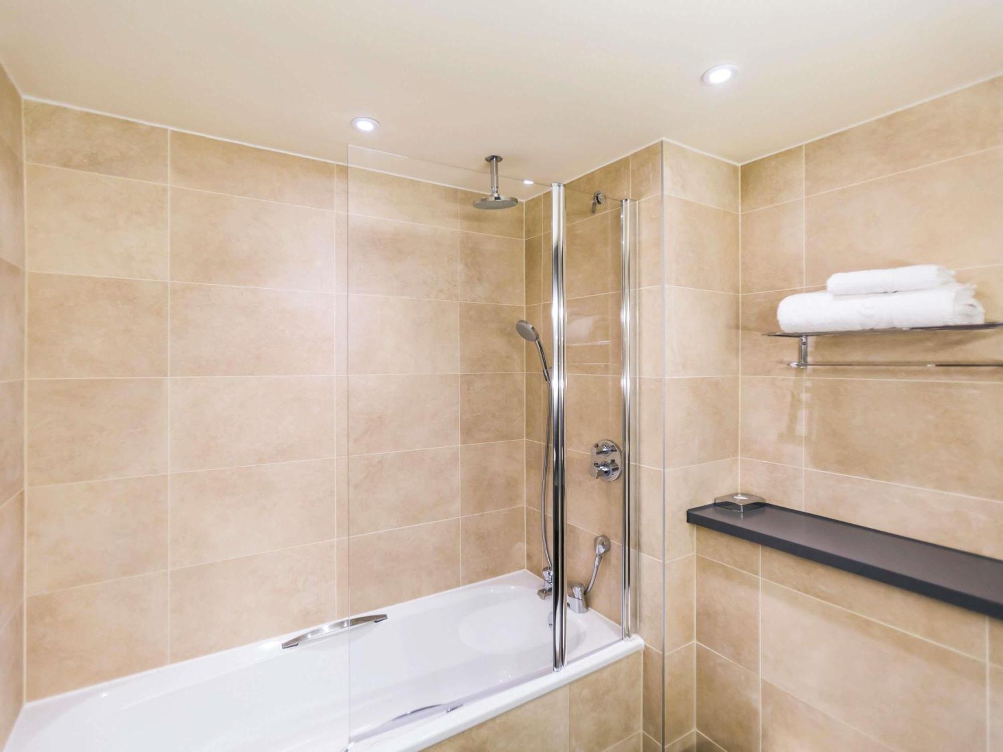 Mercure Dartford Brands Hatch Hotel & Spa Ash  Buitenkant foto